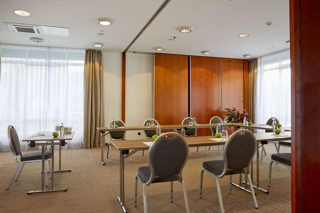 H+ Hotel Stuttgart Herrenberg Facilities photo