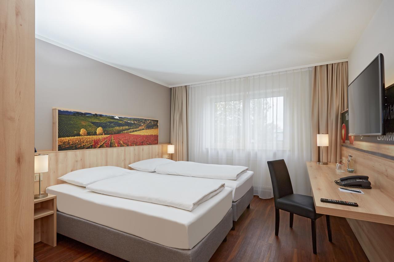 H+ Hotel Stuttgart Herrenberg Exterior photo