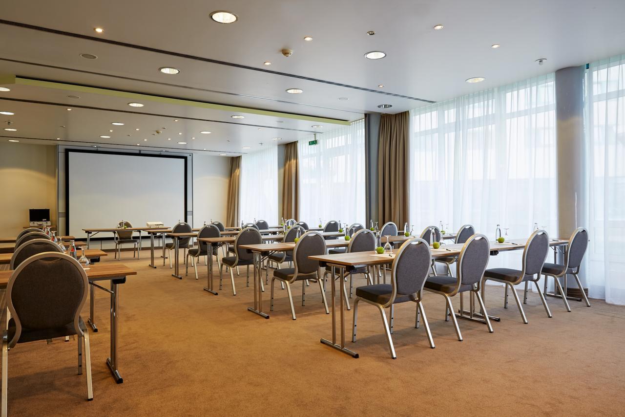 H+ Hotel Stuttgart Herrenberg Exterior photo