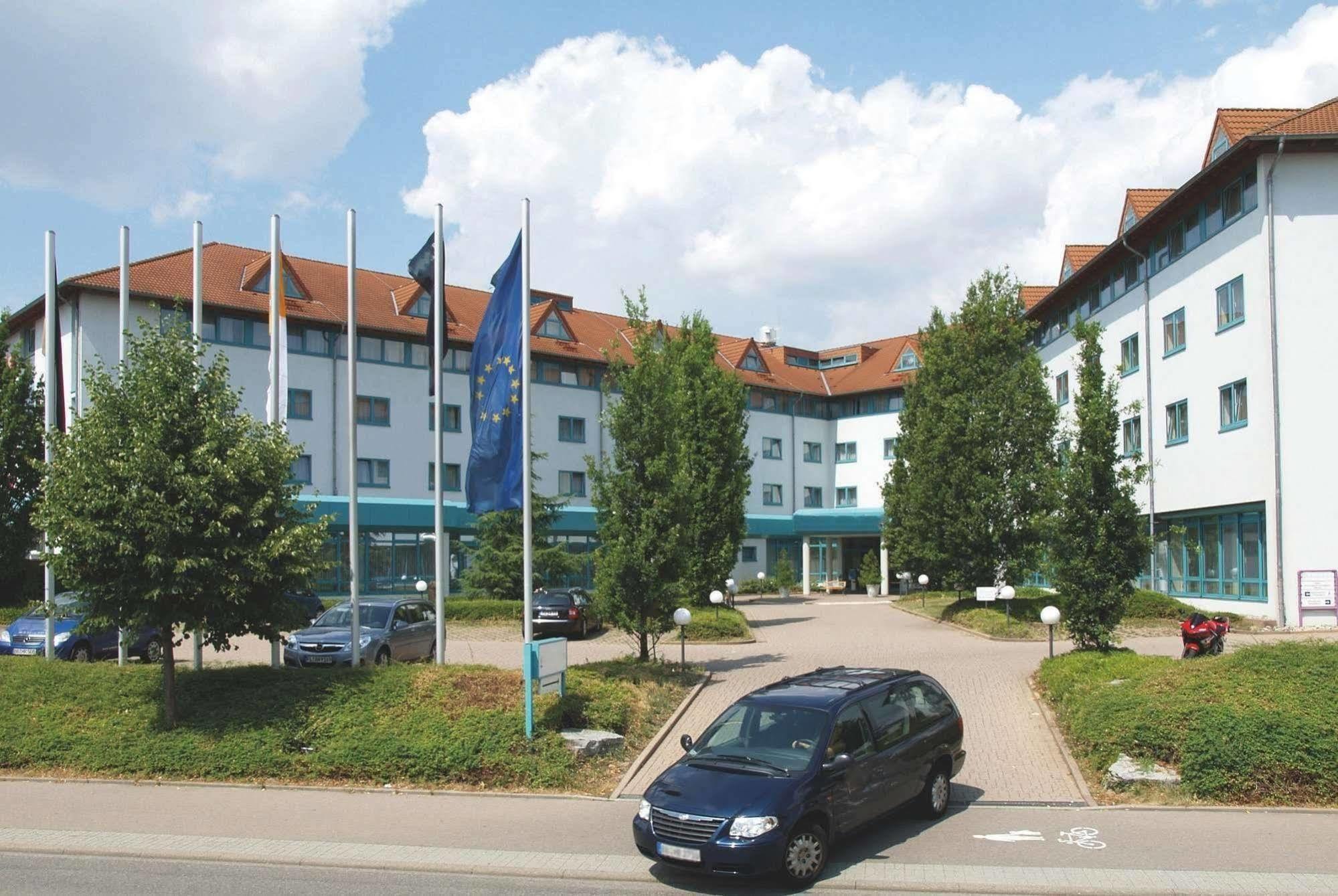 H+ Hotel Stuttgart Herrenberg Exterior photo