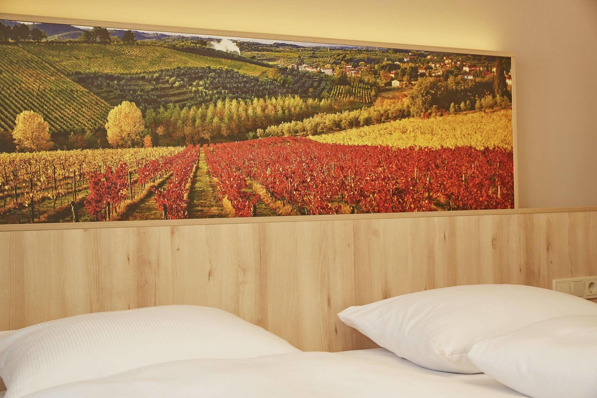 H+ Hotel Stuttgart Herrenberg Exterior photo